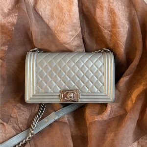 CHANEL Iridescent Silver Caviar Boy Flap Bag Medium SHW